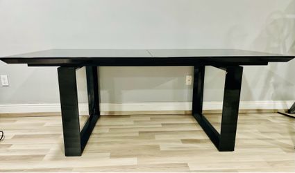 Black Glossy dining table