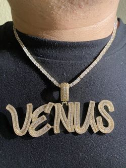 Iced out VEUNS pendant with tennis chain