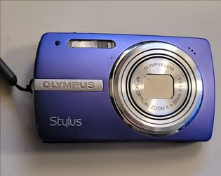 Olympus Stylus 820 Blue Digital Camera W/ Battery, Charger and SD Card Tested Working