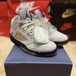 Jordan 5. Size 8.5 Womens