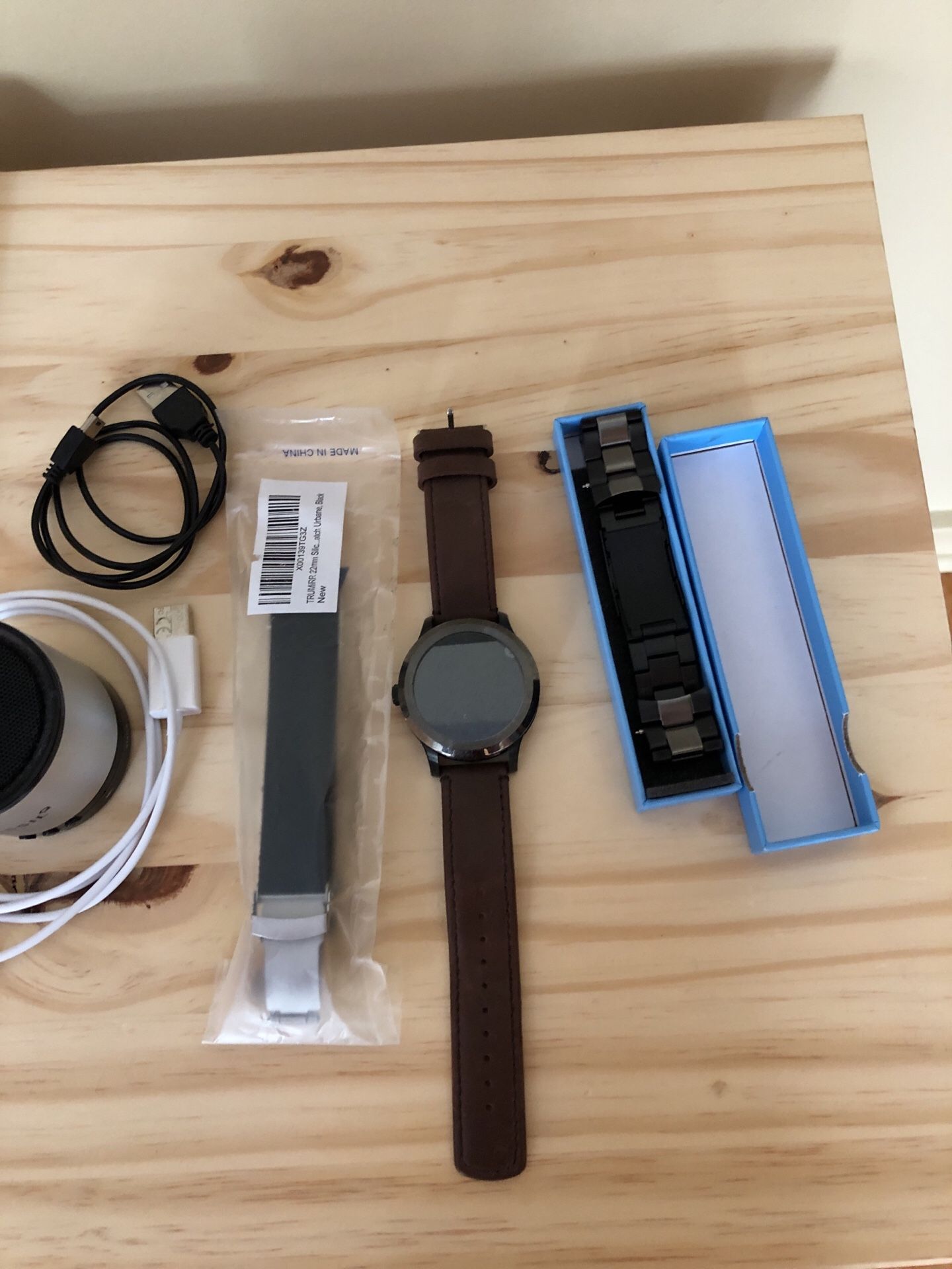 Fossil Smart Watch + Bluetooth speakers