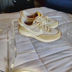 Women Retro Nikes/6.5