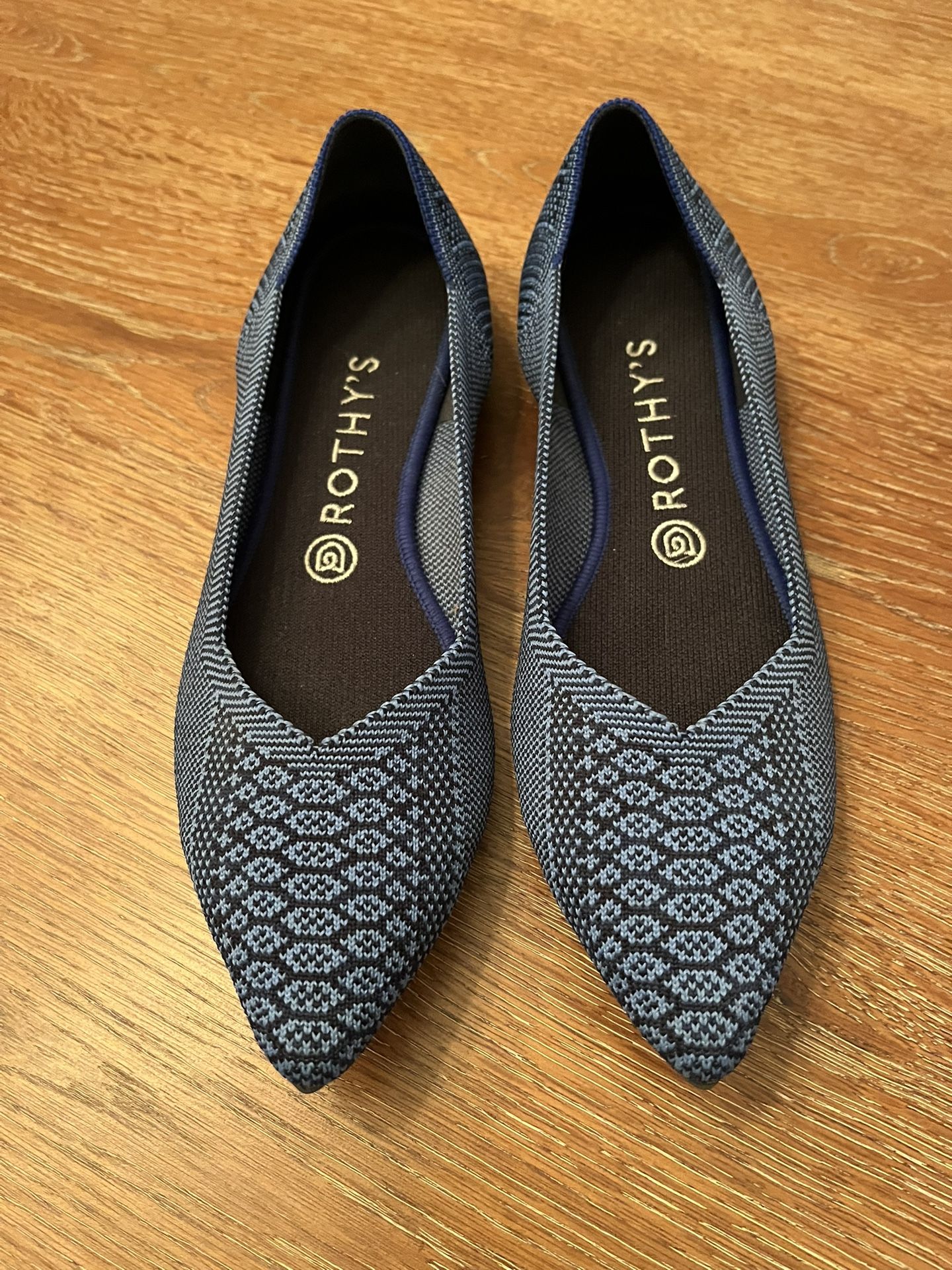 Rothy’s “The Point”– in Azure Pyton, size 9