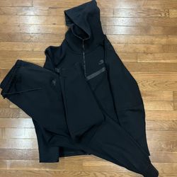 Nike Tech Size Xl