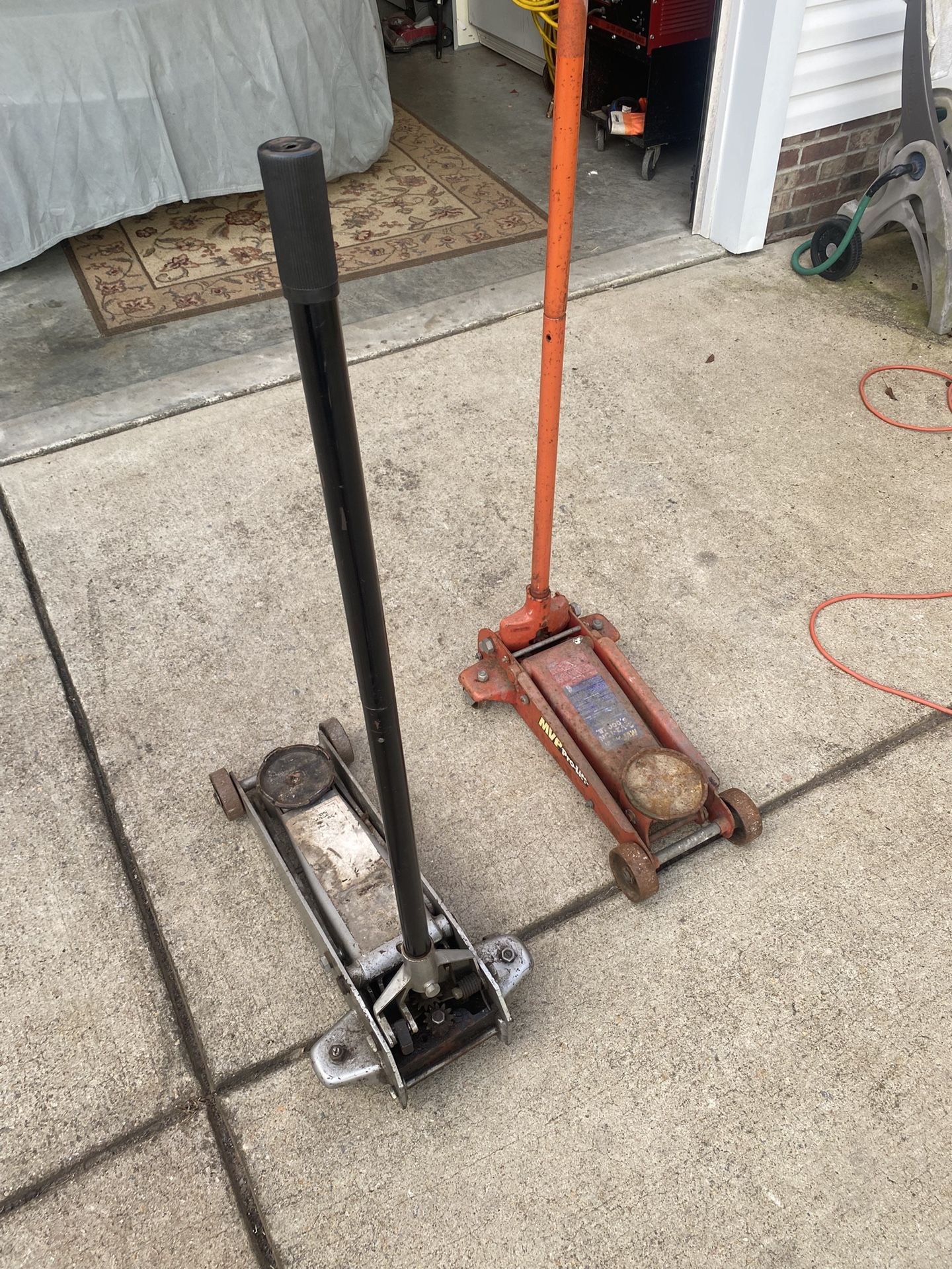 2 1/2 tons jacks