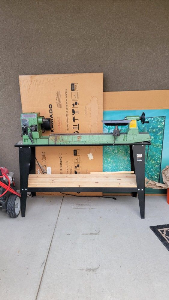 Woodturning Lathe And Accessories 