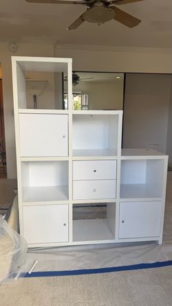bookshelf