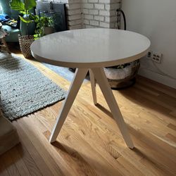 West elm Round Dining Table