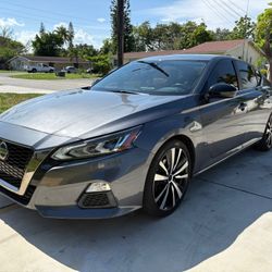 Nissan Altima SR 2020