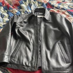 Perry Ellis Lamb Skin Leather Jacket . Medium Size . $75