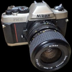 EUC CLASSIC NIKON FM10 35MM FILM CAMERA W/35-70MM LENS MADE IN JAPAN - PERFECT FOR STUDENTS