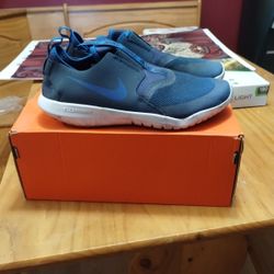 Nike Tennis Shoes