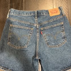 Women’s Levi’s Shorts Size 27