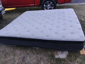 Se vende colchón king size es el puro colchón $80