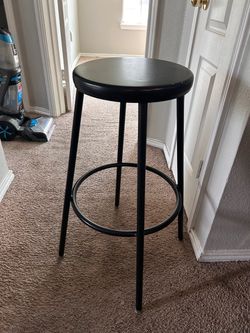 Black Metal Bar Stool