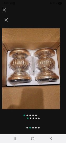 Illuminating Candle Holder Gold