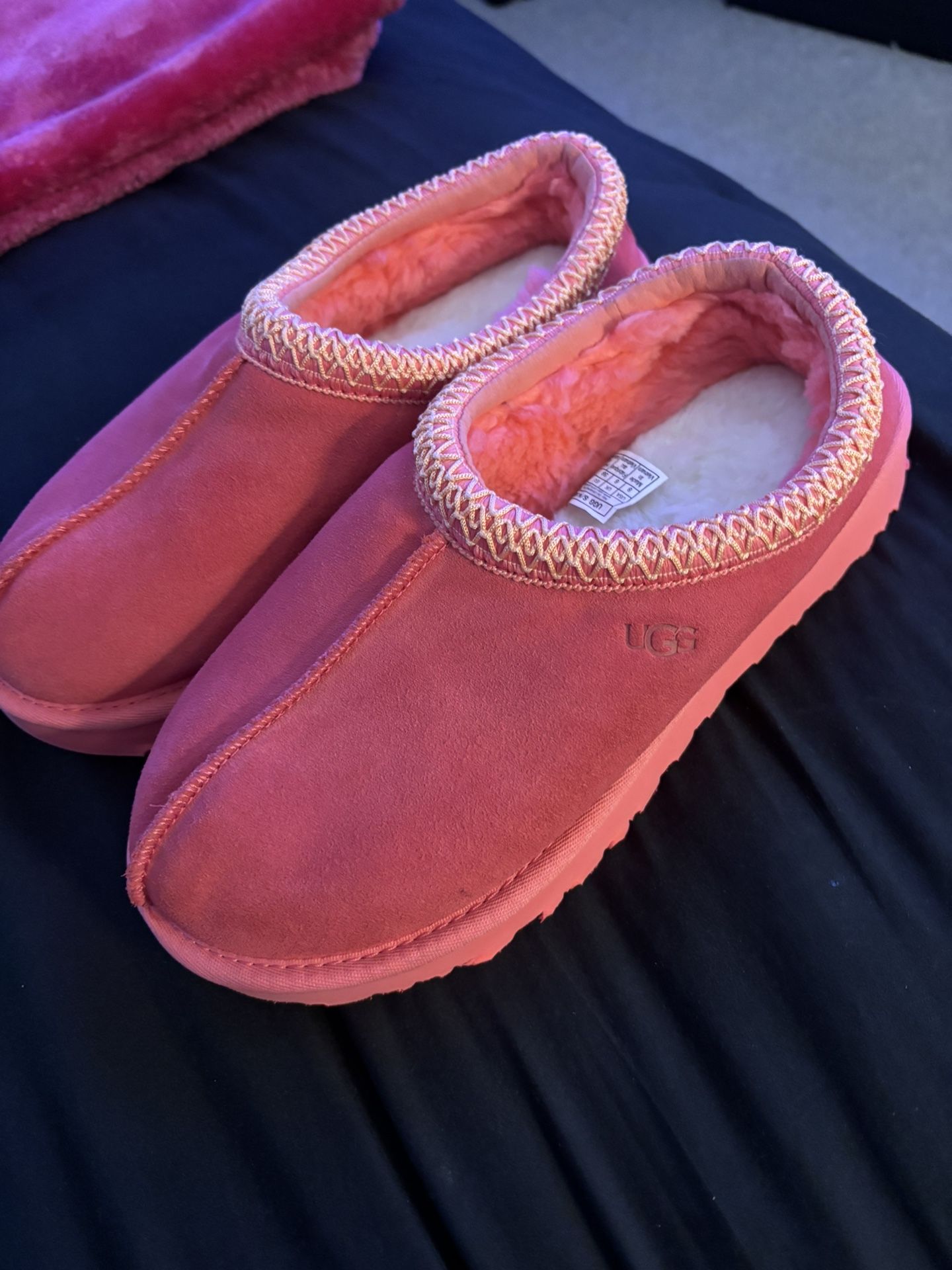 Pink Uggs Size 8