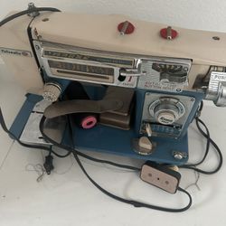 Máquina De Coser   Sewing Machine 