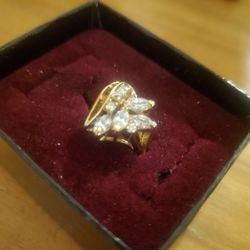New Beautiful Gold Plated Ring 💍 With Cubic Zirconia Stones Size 5