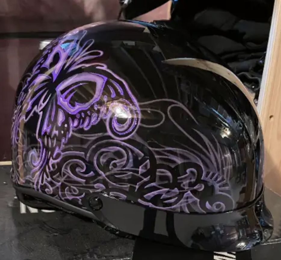 Women’s Harley Davidson Helmet - Like New!