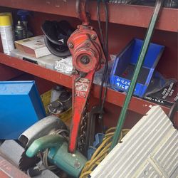 Milwaukee Chain Hoist 11/2 Ton