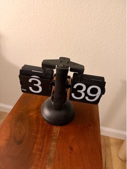 Desk clock