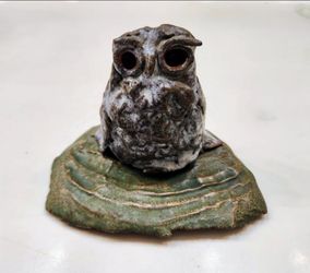 💫 Vintage Japanese Heavy metal Cast Iron Owl Figurine