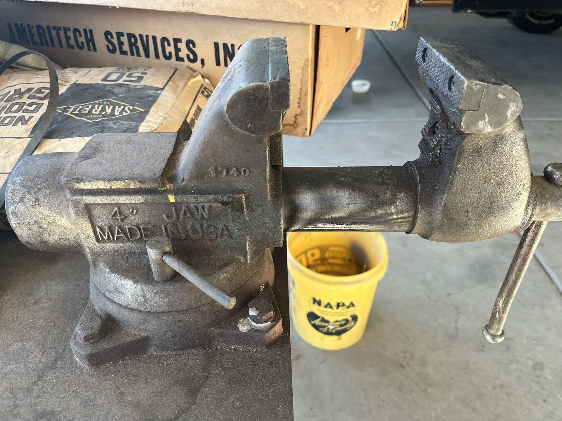 Heavy Duty Table Vice