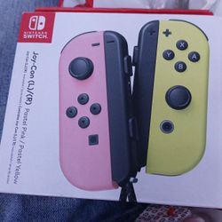 Nintendo Switch Joy-Con (L)/(R) in Pastel Pink / Pastel Yellow