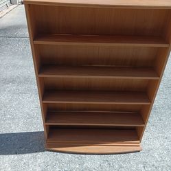 Shelf for collectibles