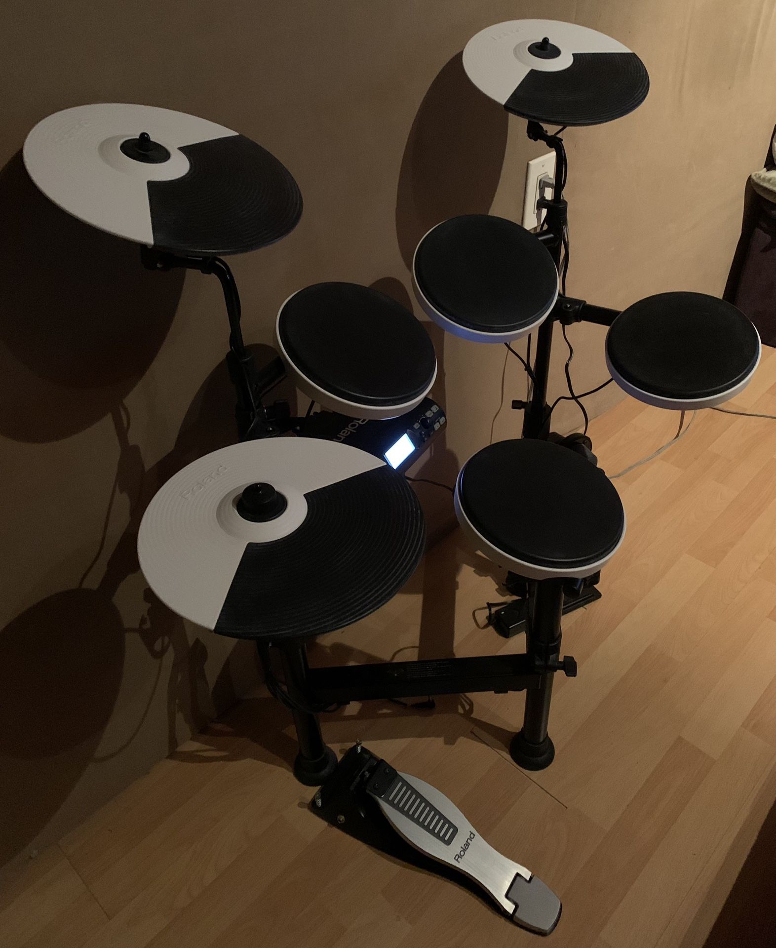Lightly used Roland TD-4KP Portable Electronic V-Drums