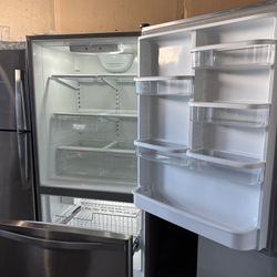 Whirlpool Refrigerator 33 Inches For width, Clean, All working