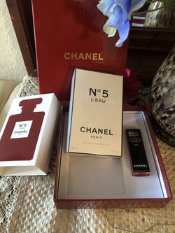 Chanel no 5 red label new edition with lip stick for Sale in Alameda, CA -  OfferUp