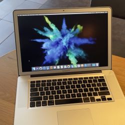 Apple MacBook Pro 15” Core I7 Quad Processor 8GB DDR3 RAM 1 Terabyte Hard Drive $260