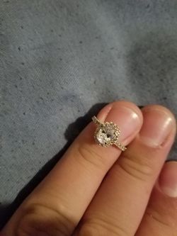 Beautiful 14K Gold Cubic Zirconia Ring