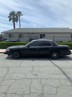 2003 Ford Crown Victoria