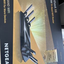 New NETGEAR WiFi Router (R8000)  Nighthawk Tri-Band WiFi Router