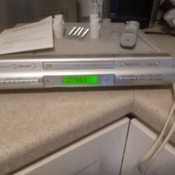 Sony Under Cabinet Am/FM Radio With Remote Control
