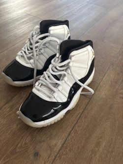 Air Jordan 11 Retro Concord Sneakers