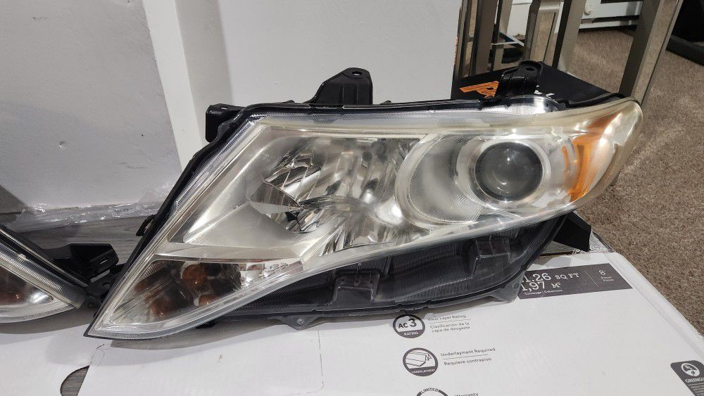 Toyota Venza Headlights
