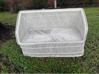 Beautiful like new authentic wicker couch