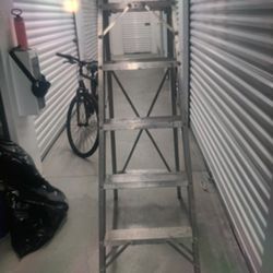 Aluminum Ladder