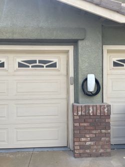 Tesla wall connector EV car charger outlet nema 1450 level 2
