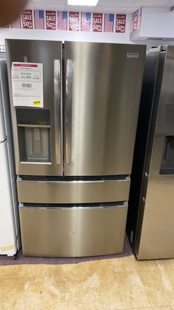 Frigidaire Standard-Depth 26.3-cu ft 36-in Wide with Ice Maker (Fingerprint Resis tant Stainless Steel) ENERGY STAR Certified