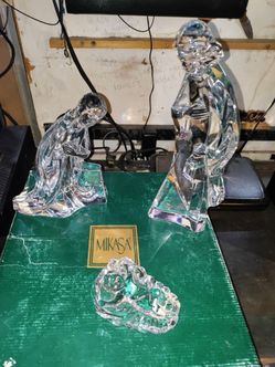 MIKASA Crystal Nativity Scene w/ Box