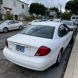 Ford Taurus 