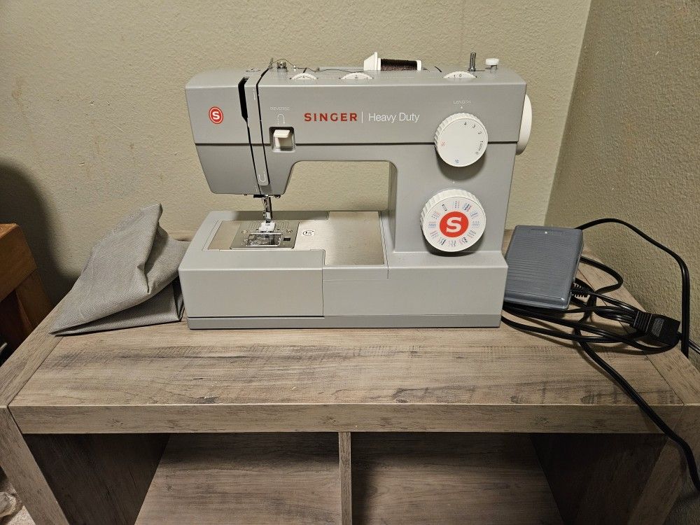 SINGER Heavy Duty 4432 Sewing Machine