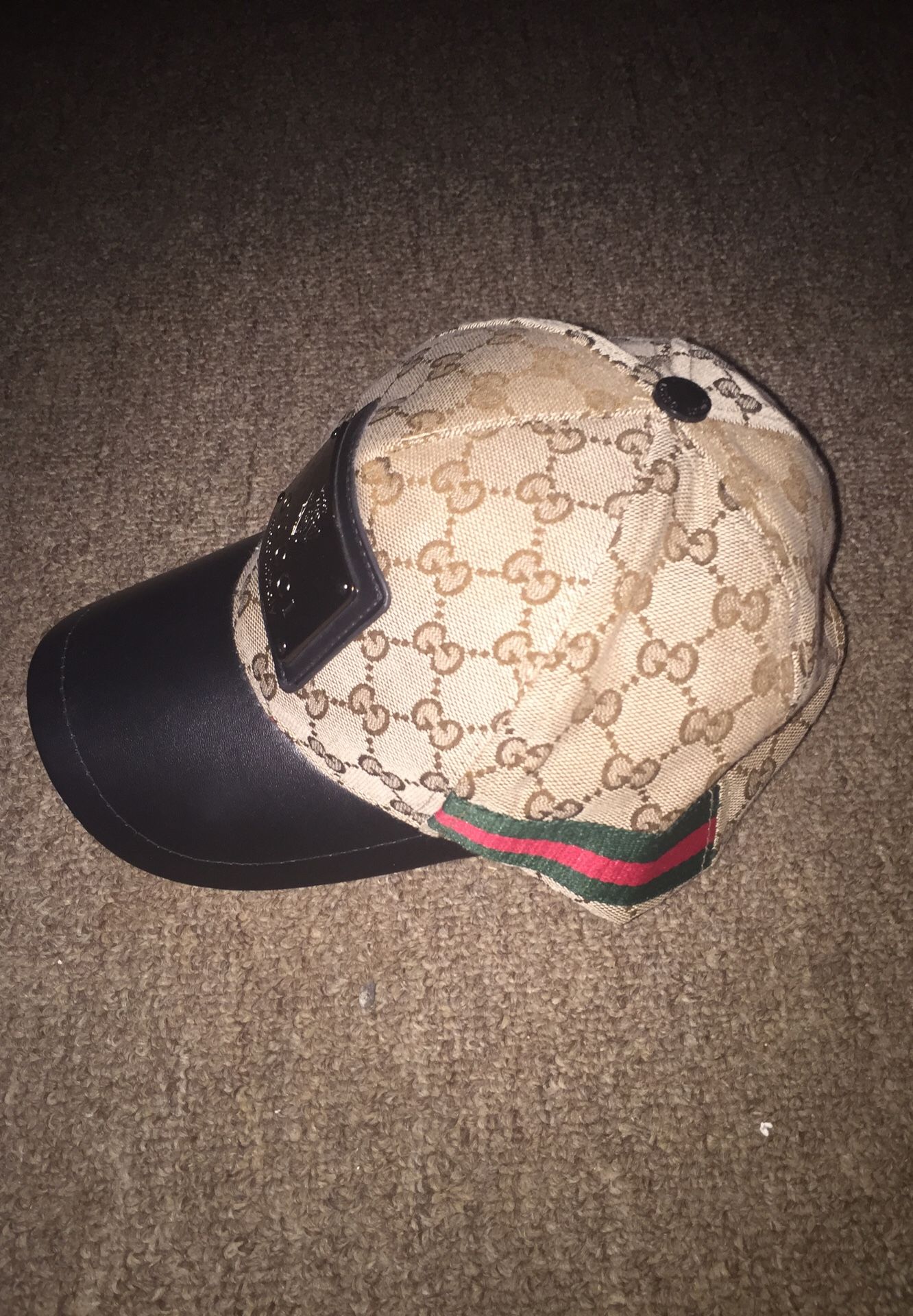 Gorras Gucci y Louis Vuitton - Climex Beauty Shop