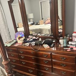 Dresser 