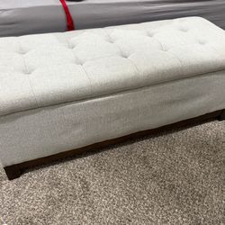Open Sofa Seat With Pillows 